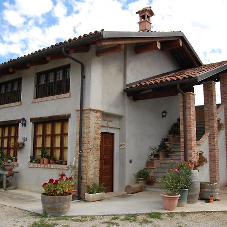 Vila Agriturismo 'D Raine Montelupo Albese Exteriér fotografie